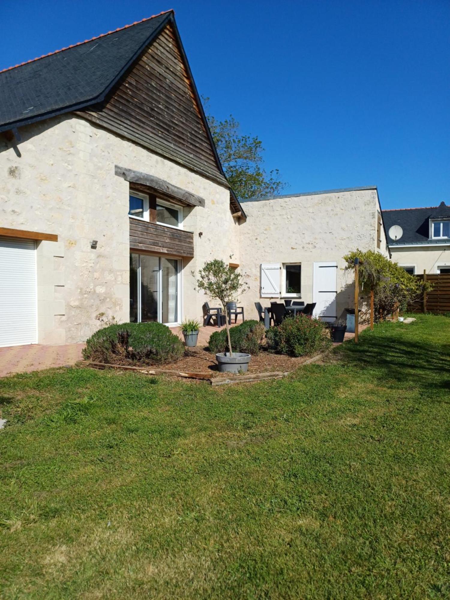 La Grange Des Roisnes Bed & Breakfast Longué Exterior foto
